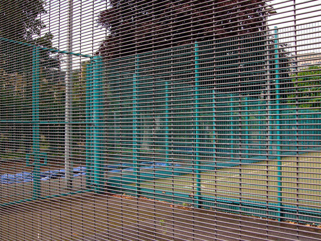 Commercial fence installation